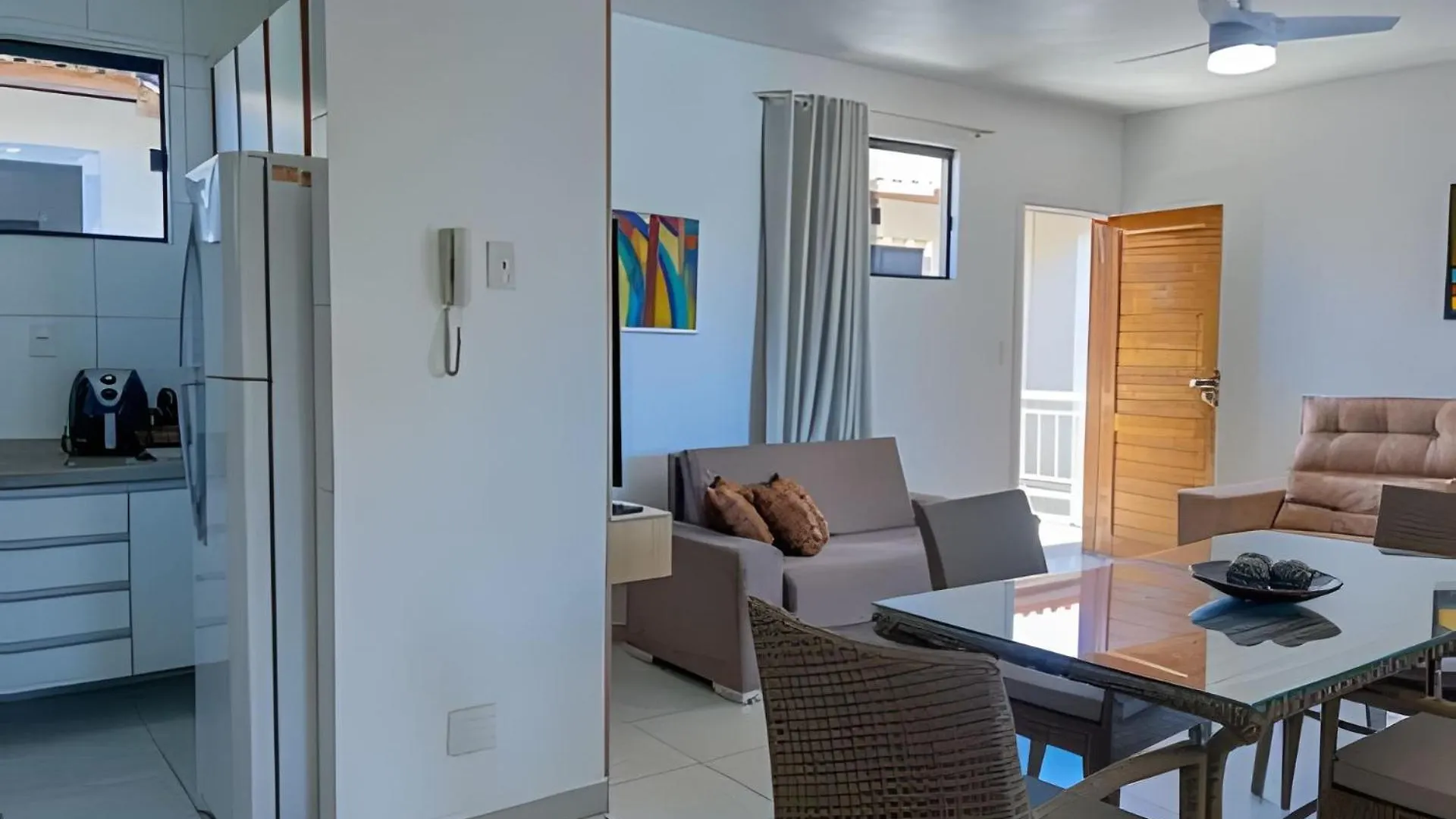 Holiday home Em Frente A Praia; 2 Quartos; Wifi 300 Mbs; Ate 6 Pessoas; No 2 Pavimento; Estacionamento Gratuito 1 Carro Porto Seguro