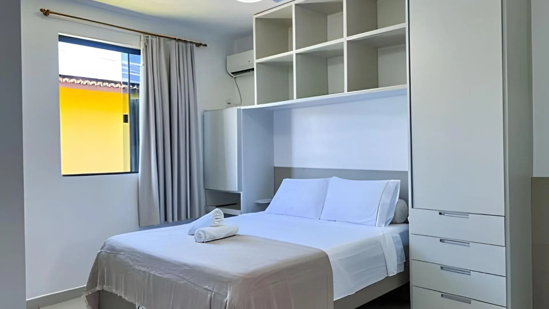 Holiday home Em Frente A Praia; 2 Quartos; Wifi 300 Mbs; Ate 6 Pessoas; No 2 Pavimento; Estacionamento Gratuito 1 Carro Porto Seguro
