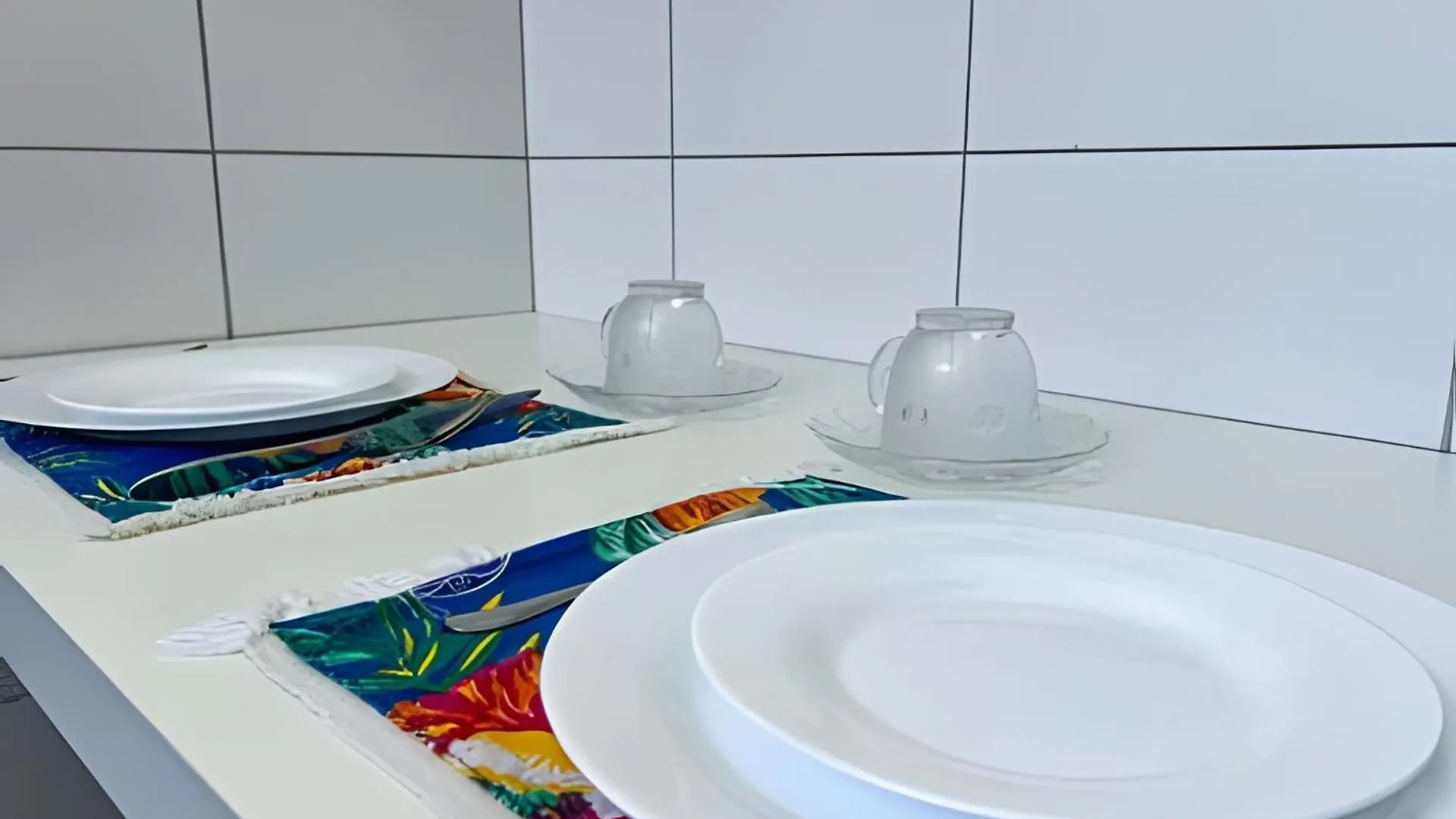 Holiday home Em Frente A Praia; 2 Quartos; Wifi 300 Mbs; Ate 6 Pessoas; No 2 Pavimento; Estacionamento Gratuito 1 Carro Porto Seguro